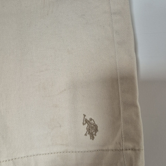 U.S. Polo Assn. Cream Flat Front Casual Shorts - Picture 2 of 9